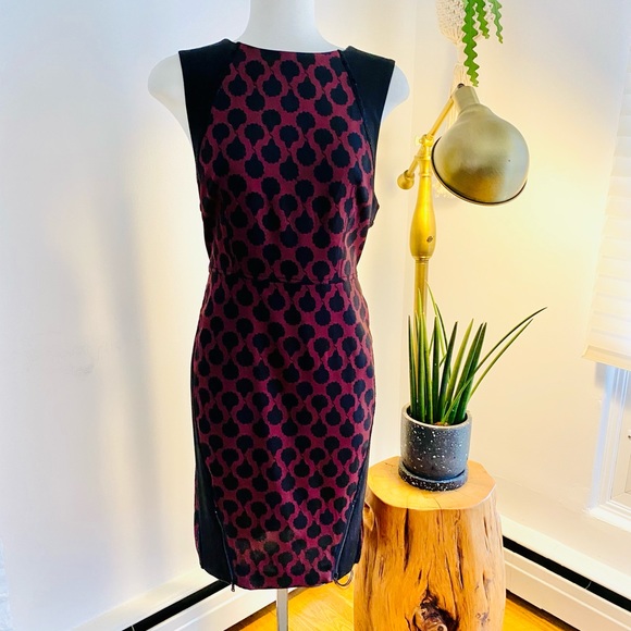 Rachel Roy Fitted Pencil Dress In Burgundy & Black Print - Picture 2 of 8